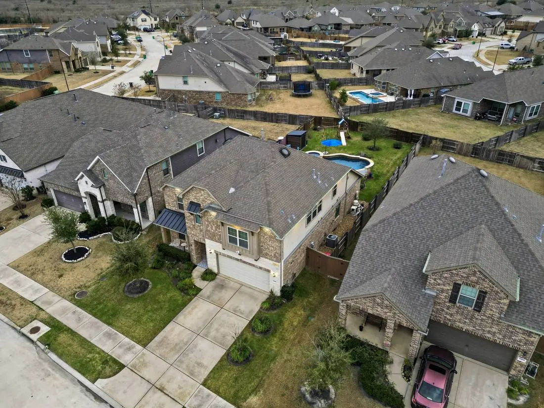 Neighborhood Context &mdash; Aerial drone photography in Houston, TX by Elev8 Images